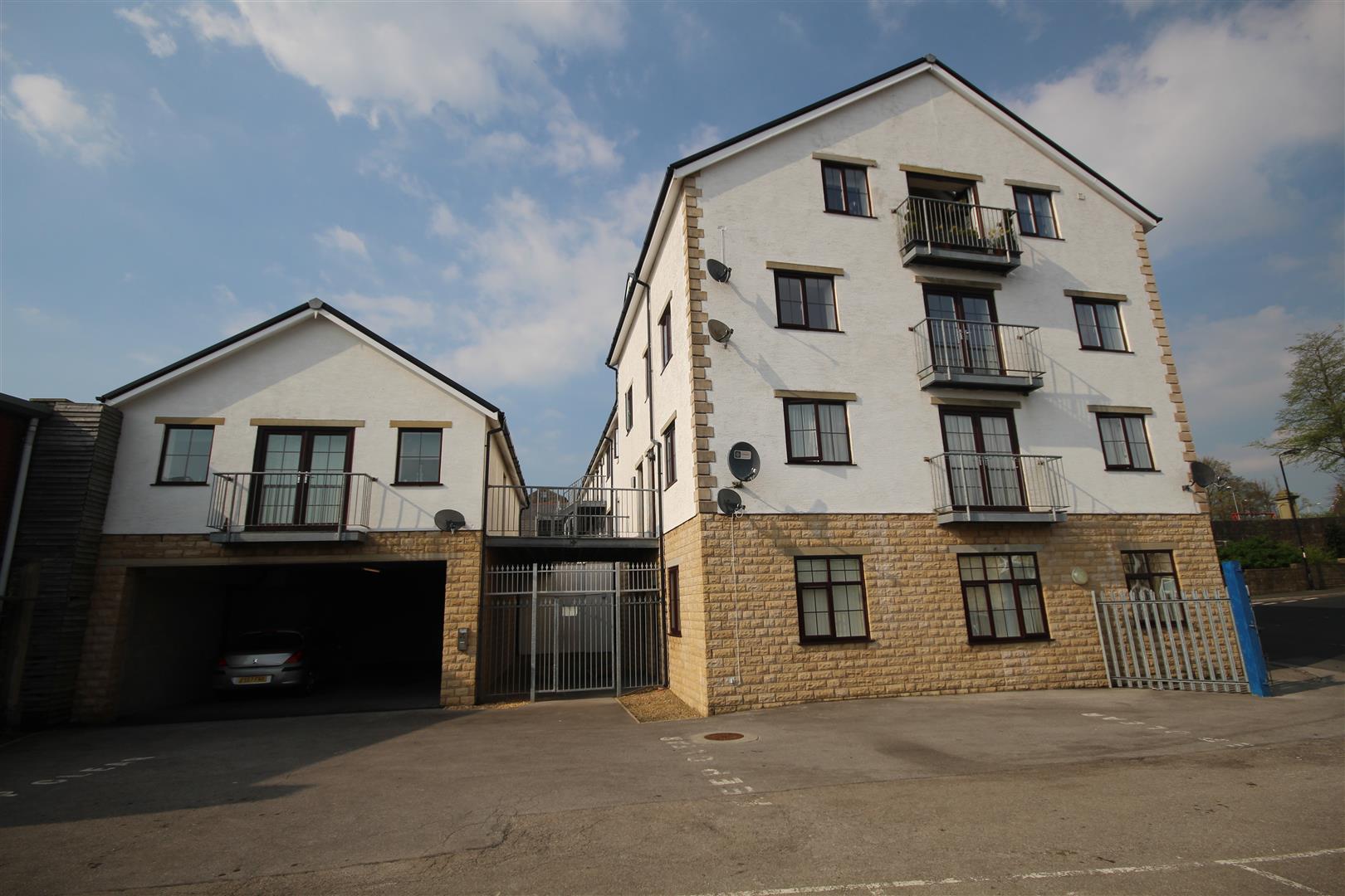 2 bedroom flat Let Agreed in Colne - Main Image